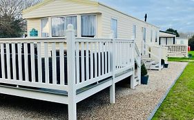 Shell Beach Holiday Home Mersea Coopers Beach